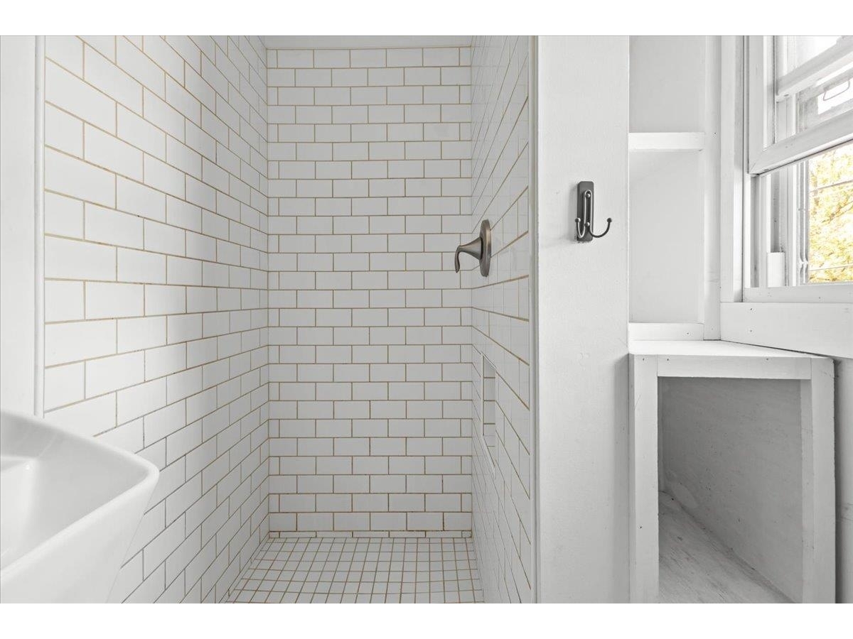 3/4 bath in Apt 2