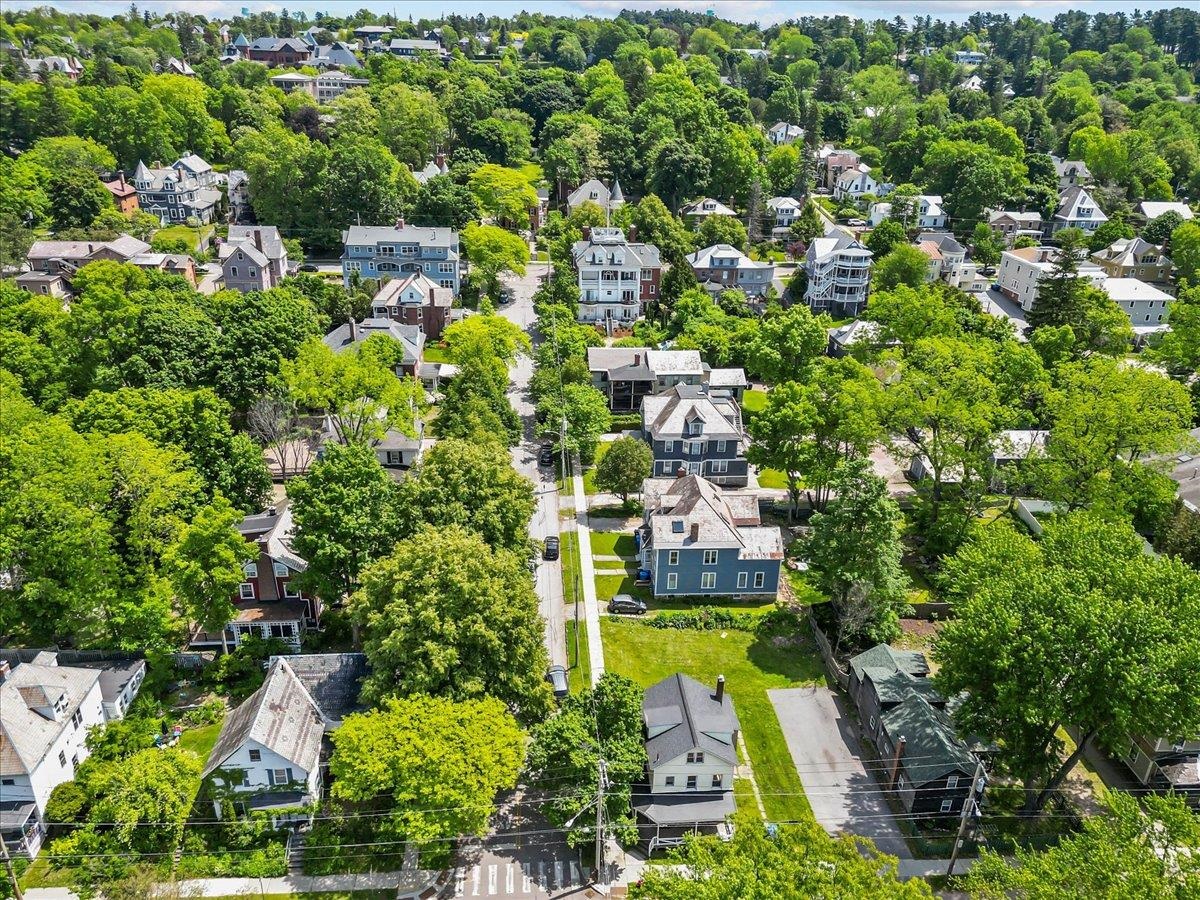 A few blocks to the Lake Champlain