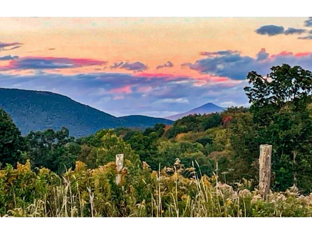 Long range views of Pico Mountain