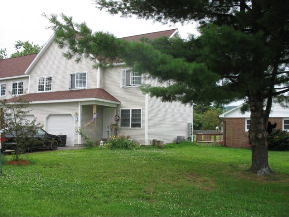 1-101 Gilbert Sq