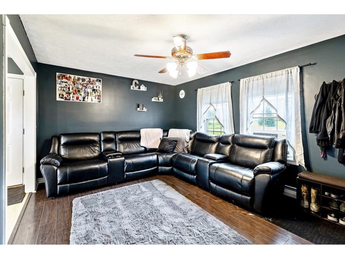 1 Glen Ridge Lane