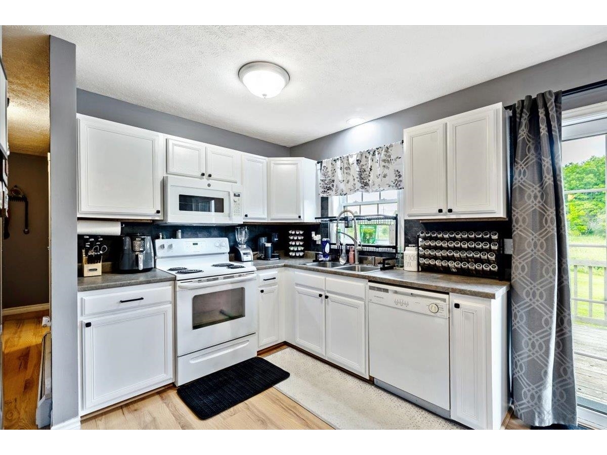 1 Glen Ridge Lane