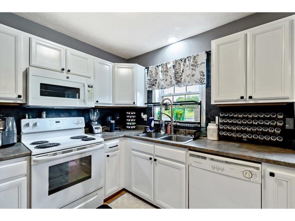 1 Glen Ridge Lane