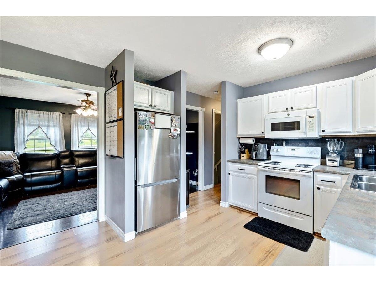 1 Glen Ridge Lane