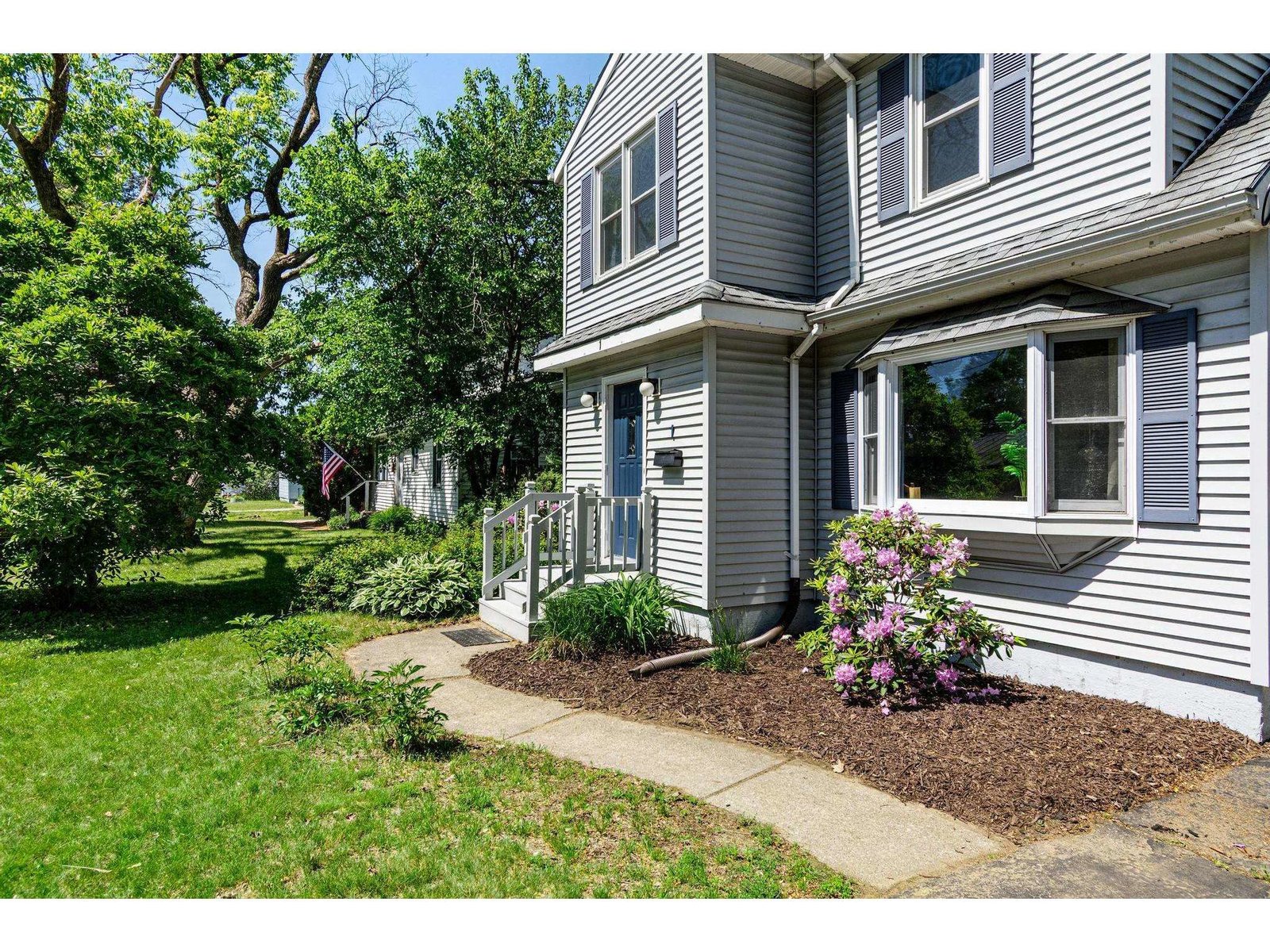 1 Hiawatha Avenue
