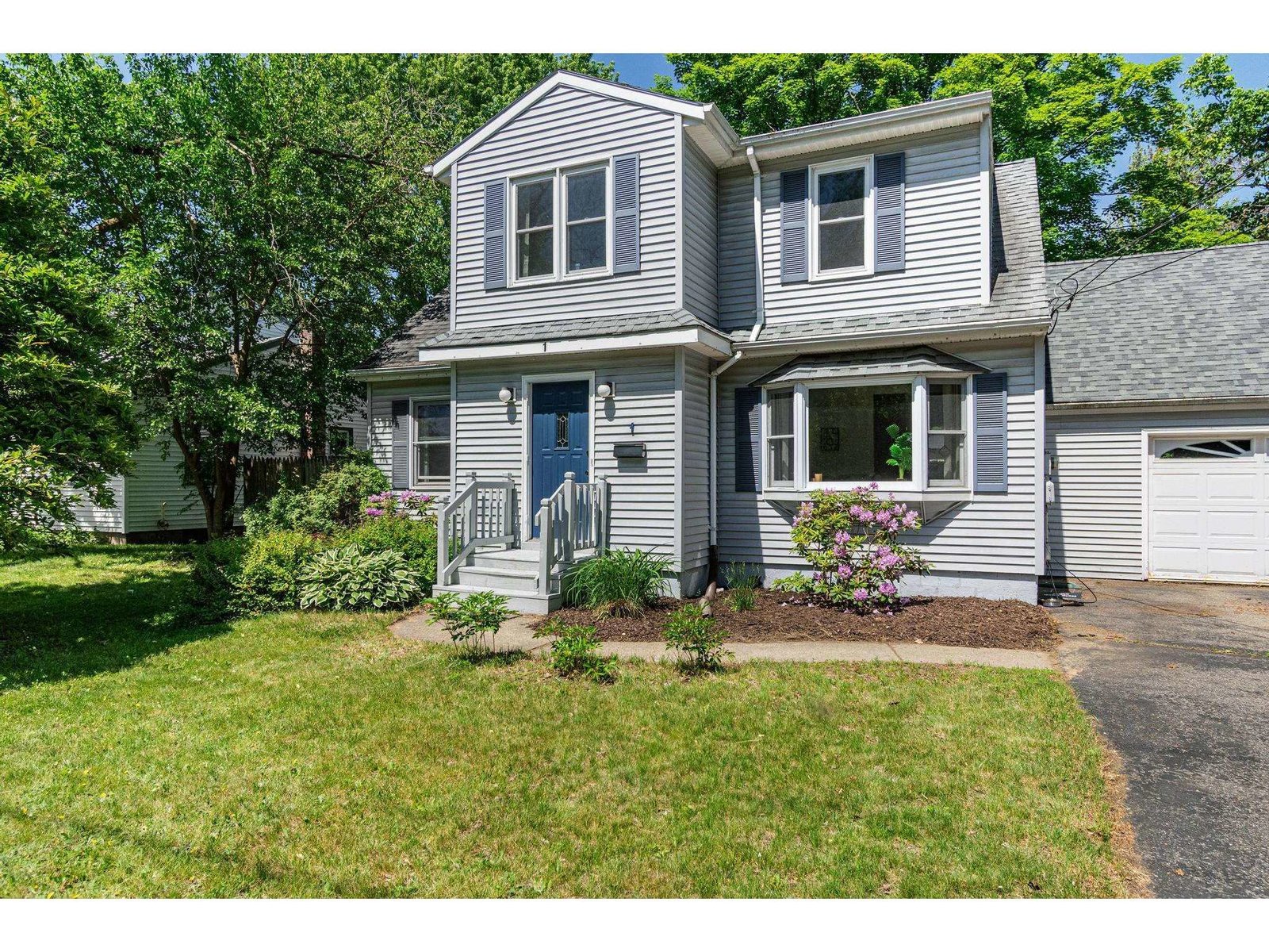 1 Hiawatha Avenue