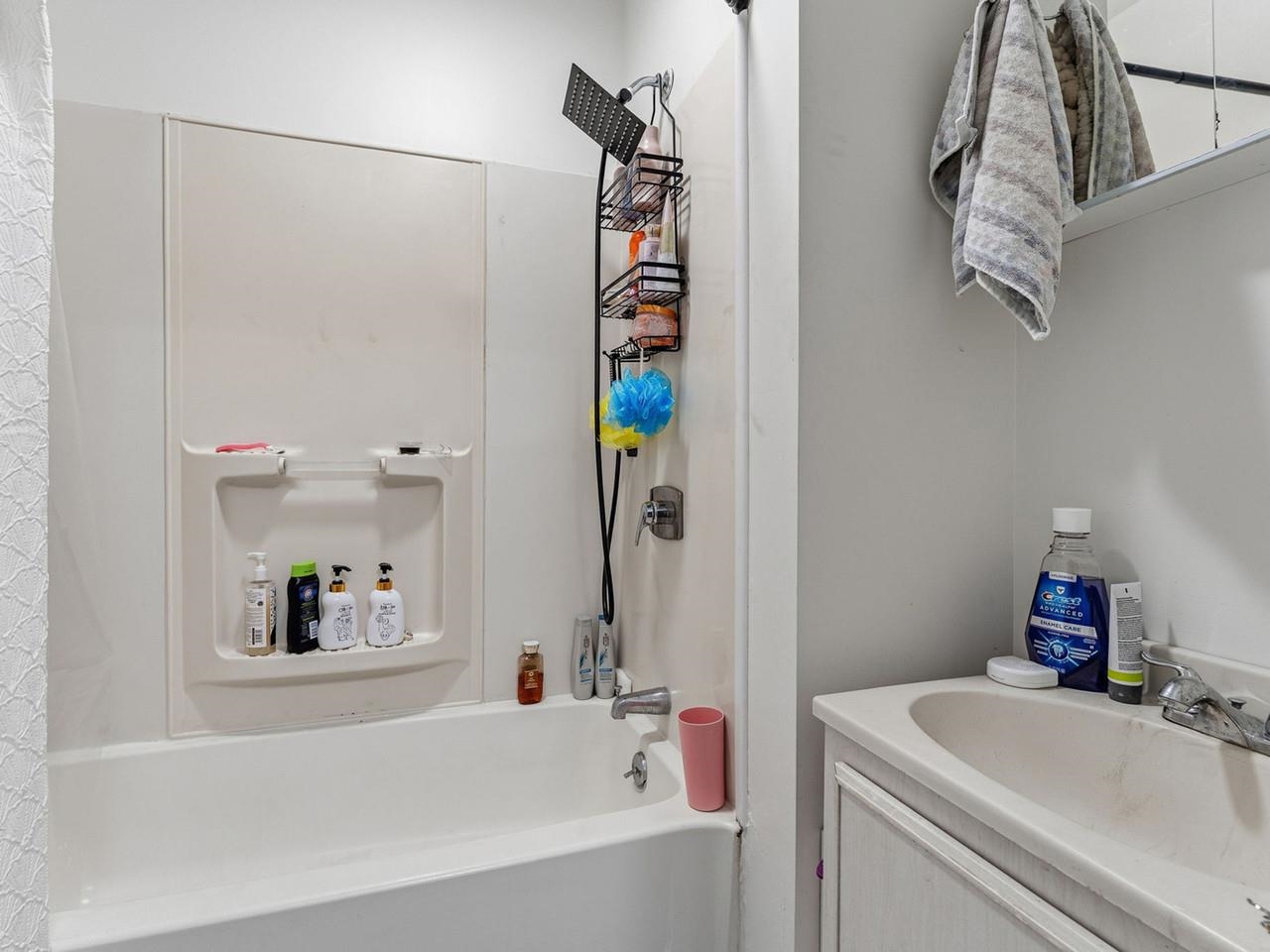 2nd Floor Unit D Bathroom