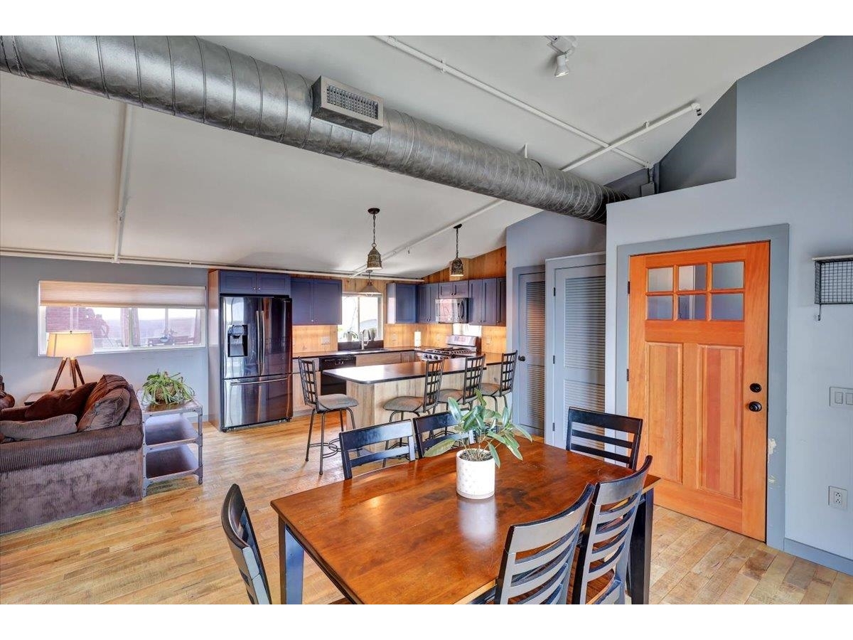 1 Steele Street