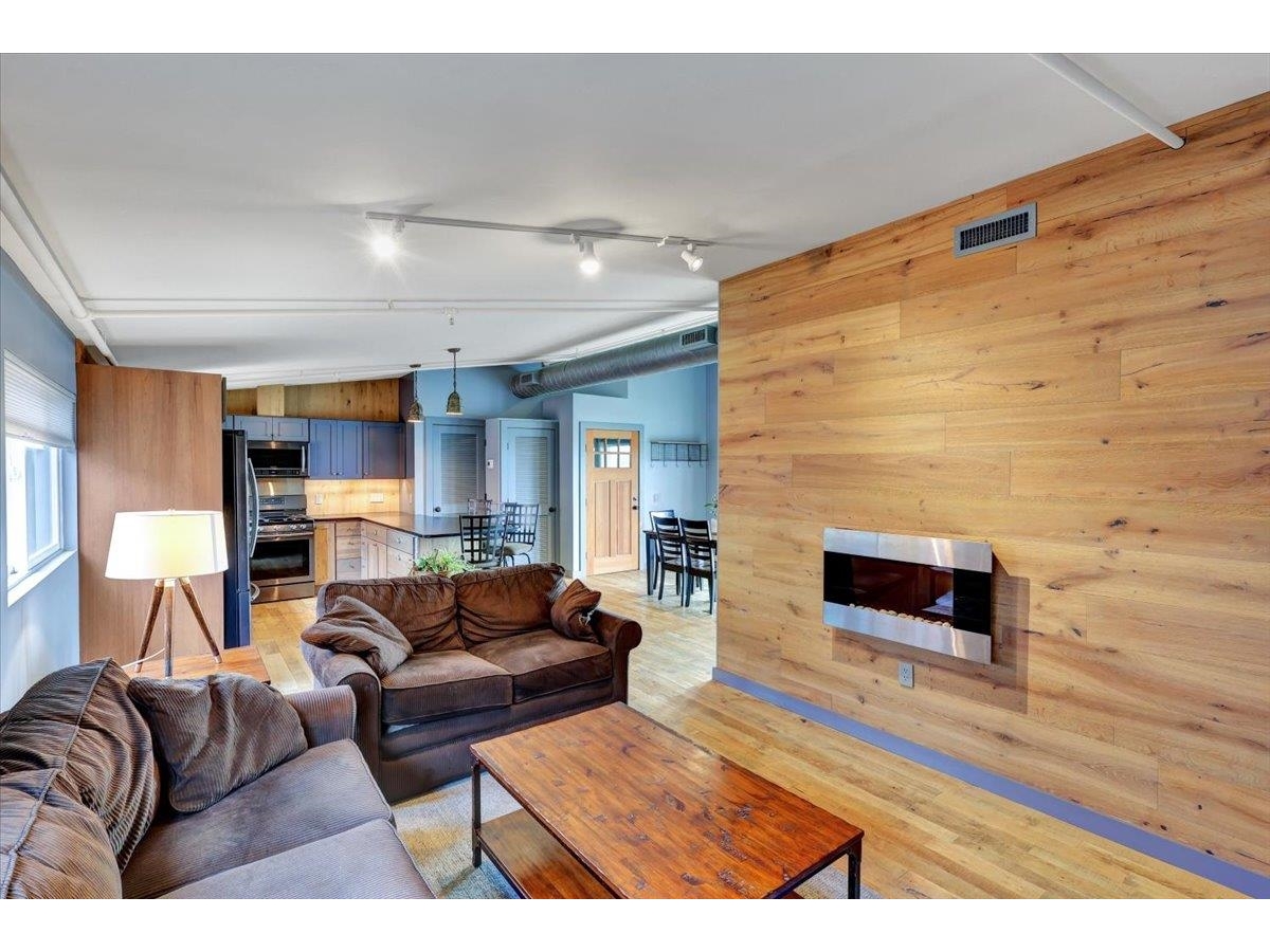 1 Steele Street