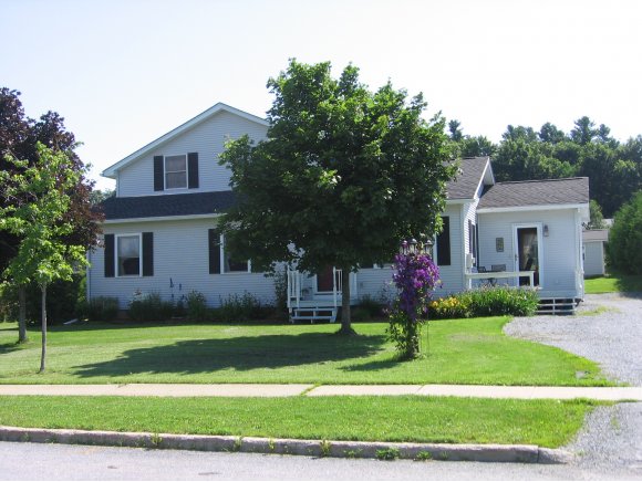 1 Thomas Cir