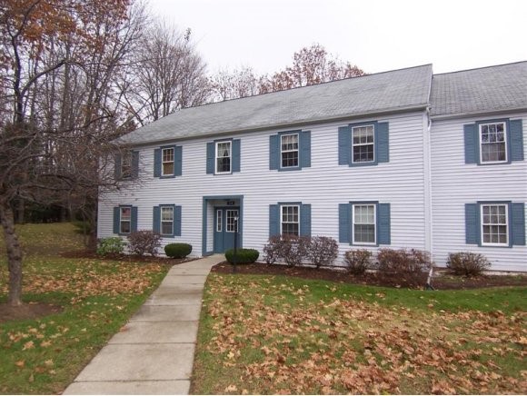 1 Twin Oaks Terrace, Unit 1