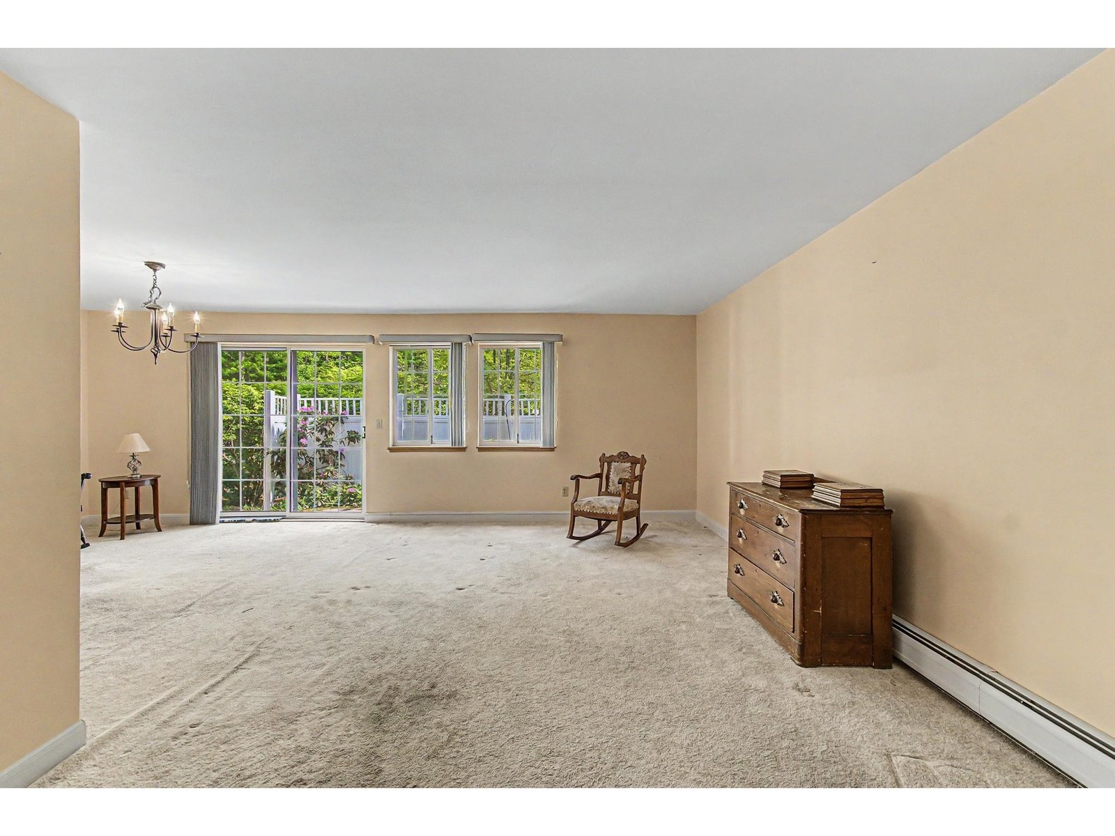 Other areas of the main level.  The carpet needs to be replaced.