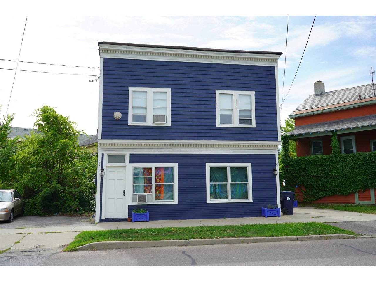10-12 Intervale Avenue
