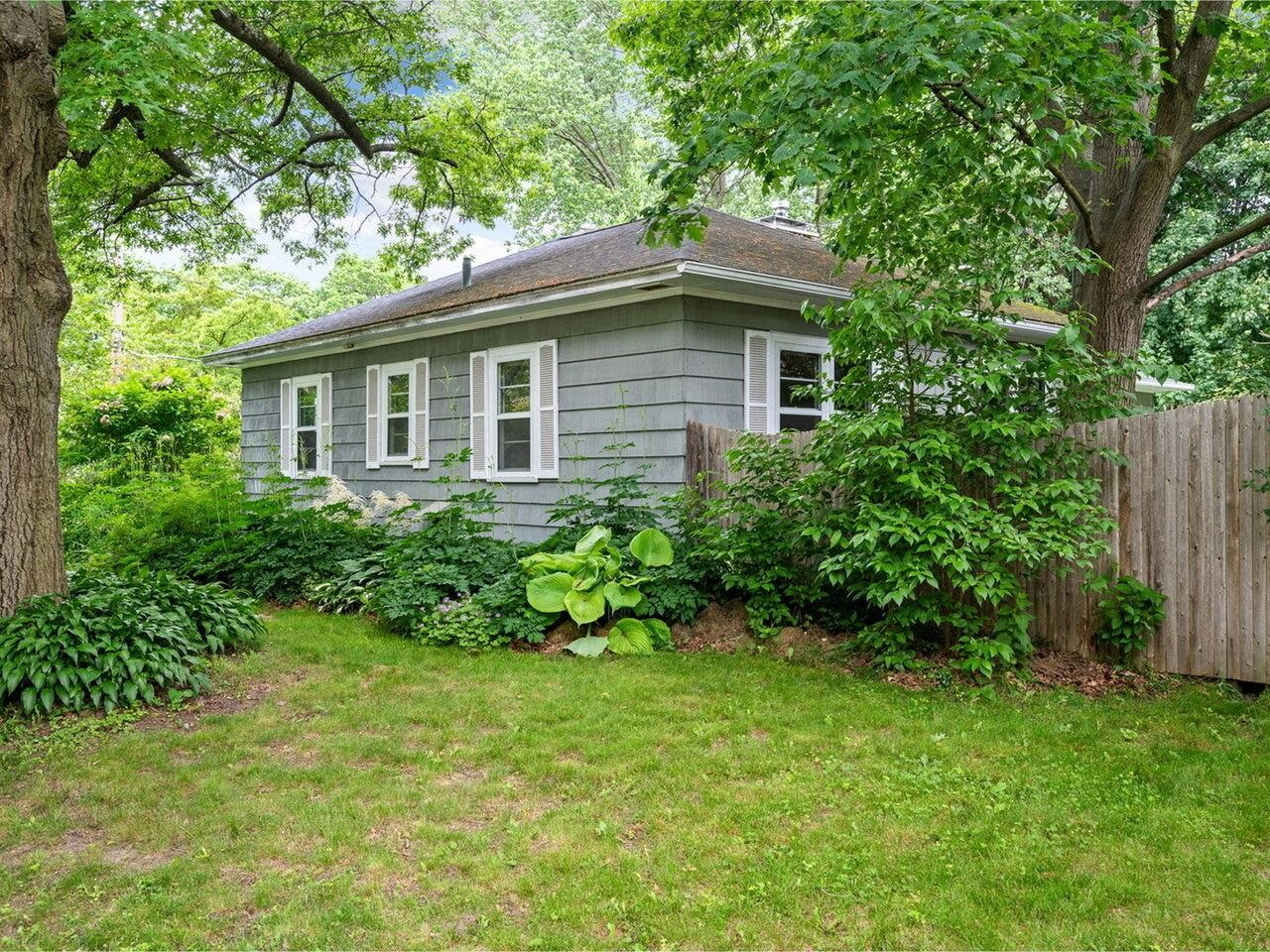 Side/Backyard