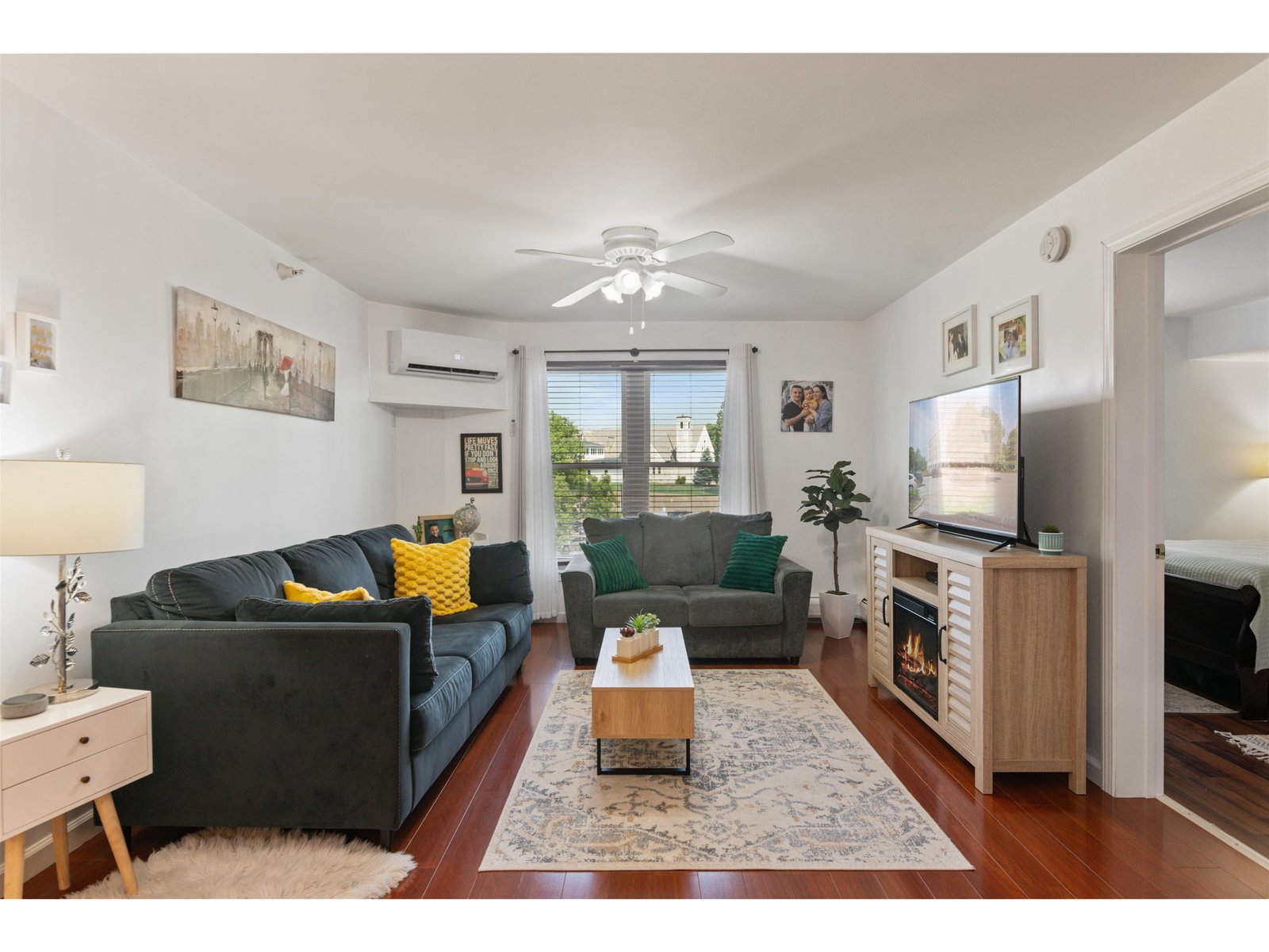 10 East Street, Unit 404