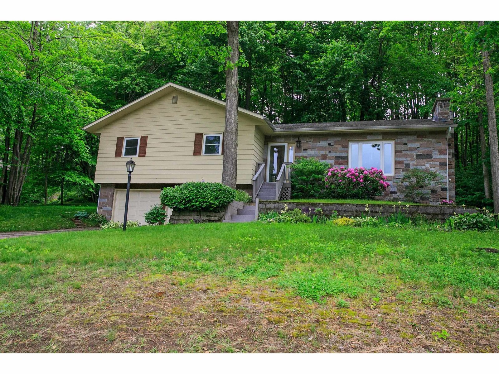 10 Greenbriar Drive