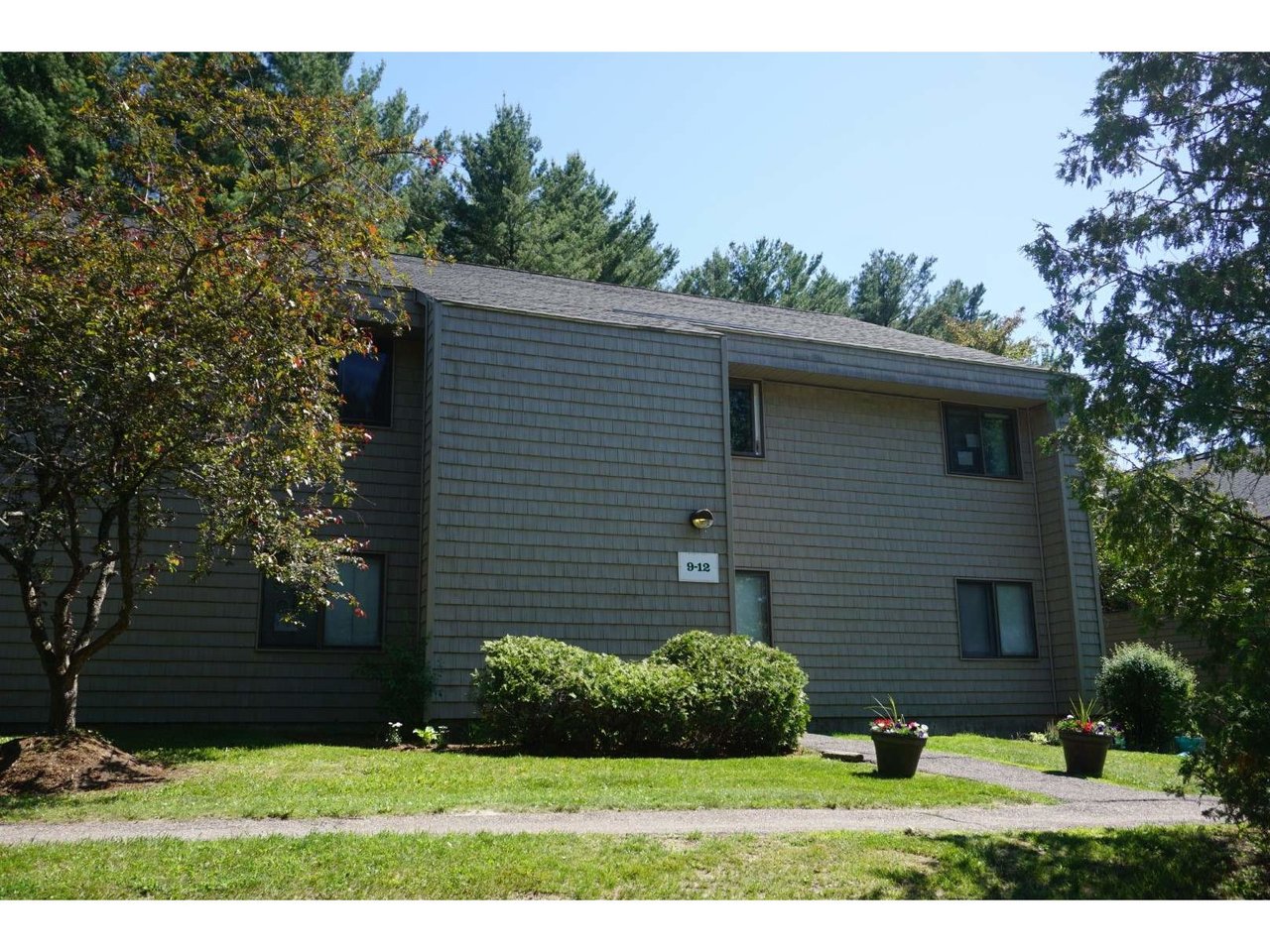 10 Hawthorne Circle