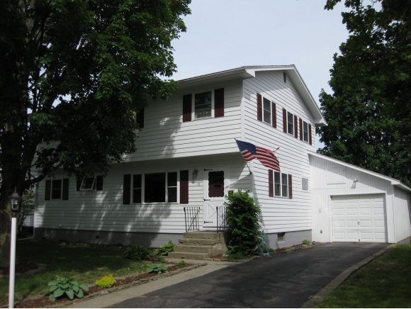 10 Hiawatha Ave