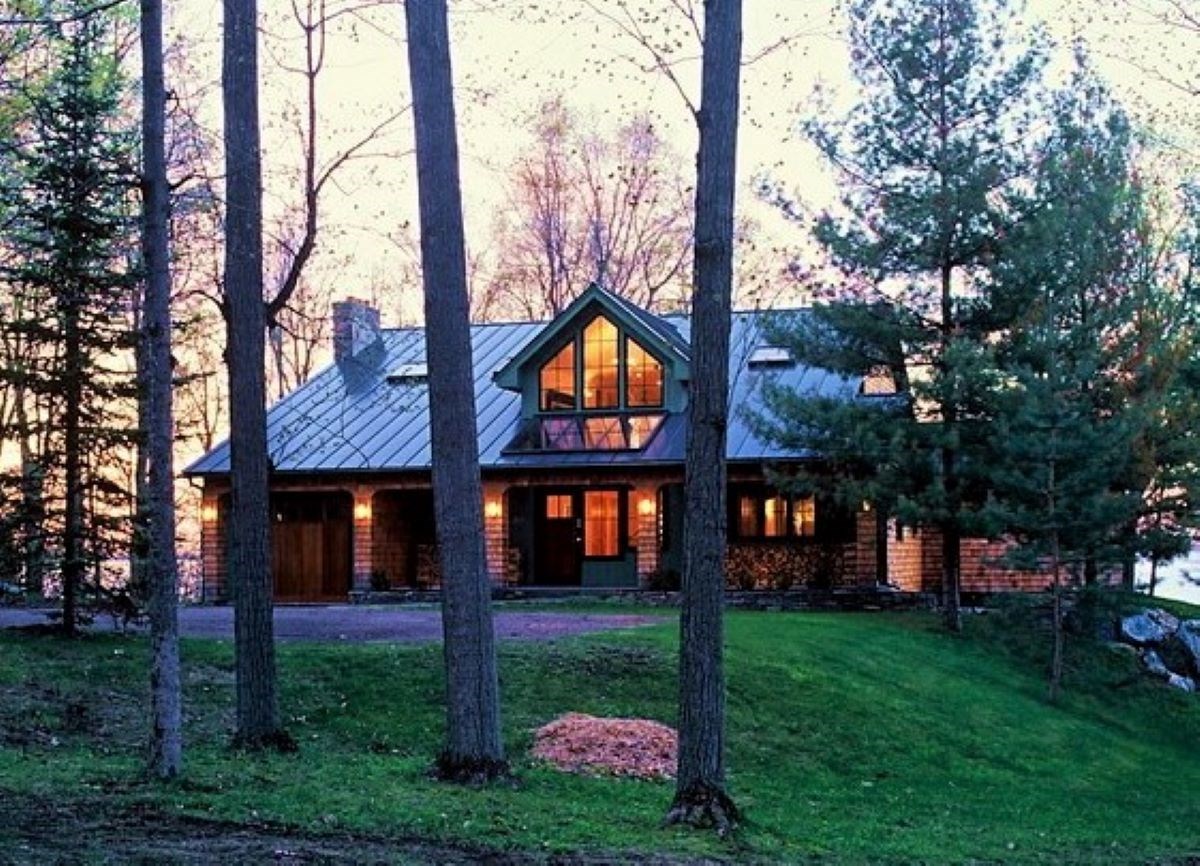 10 Ladd Point