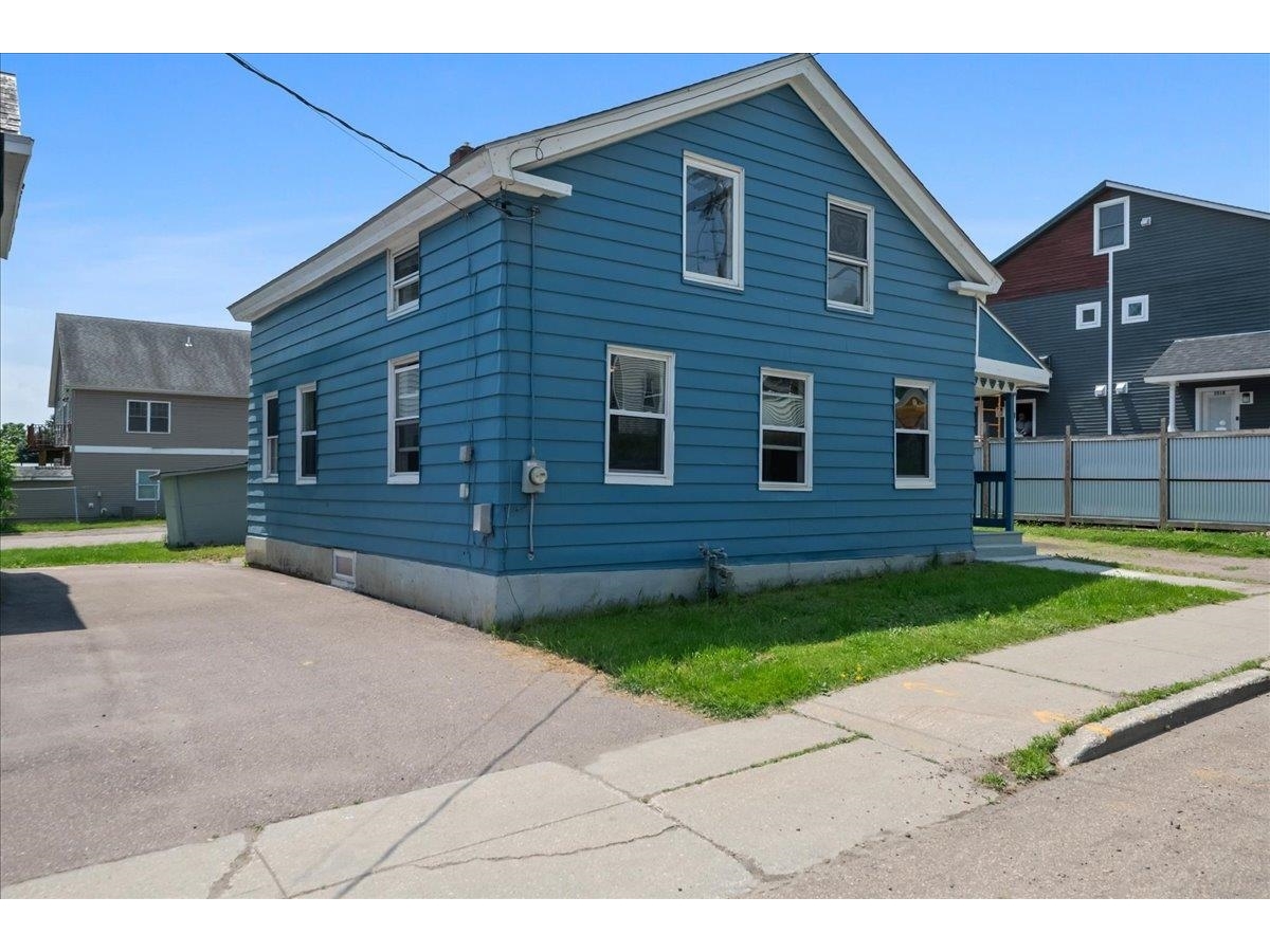 10 Lafountain Street