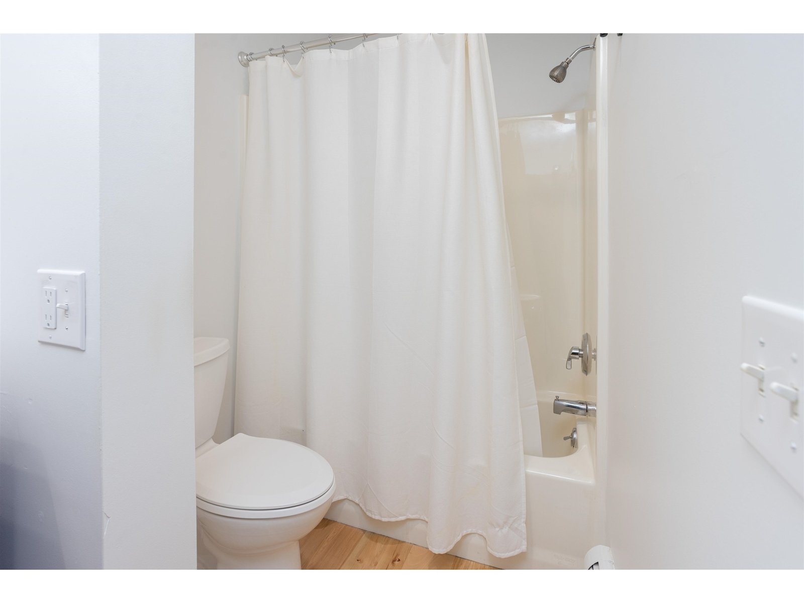 10 Lake Forest Drive, Unit 10