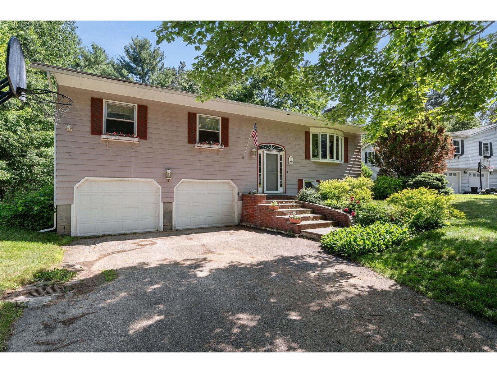 10 Logwood Circle