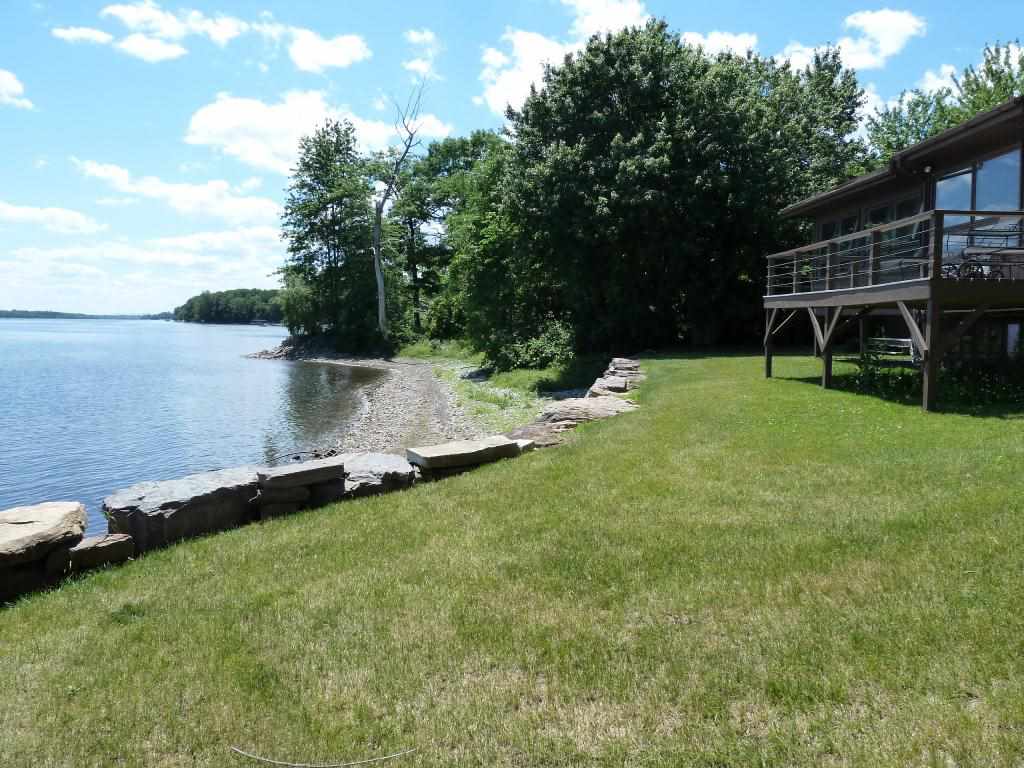 10 Macomber Point
