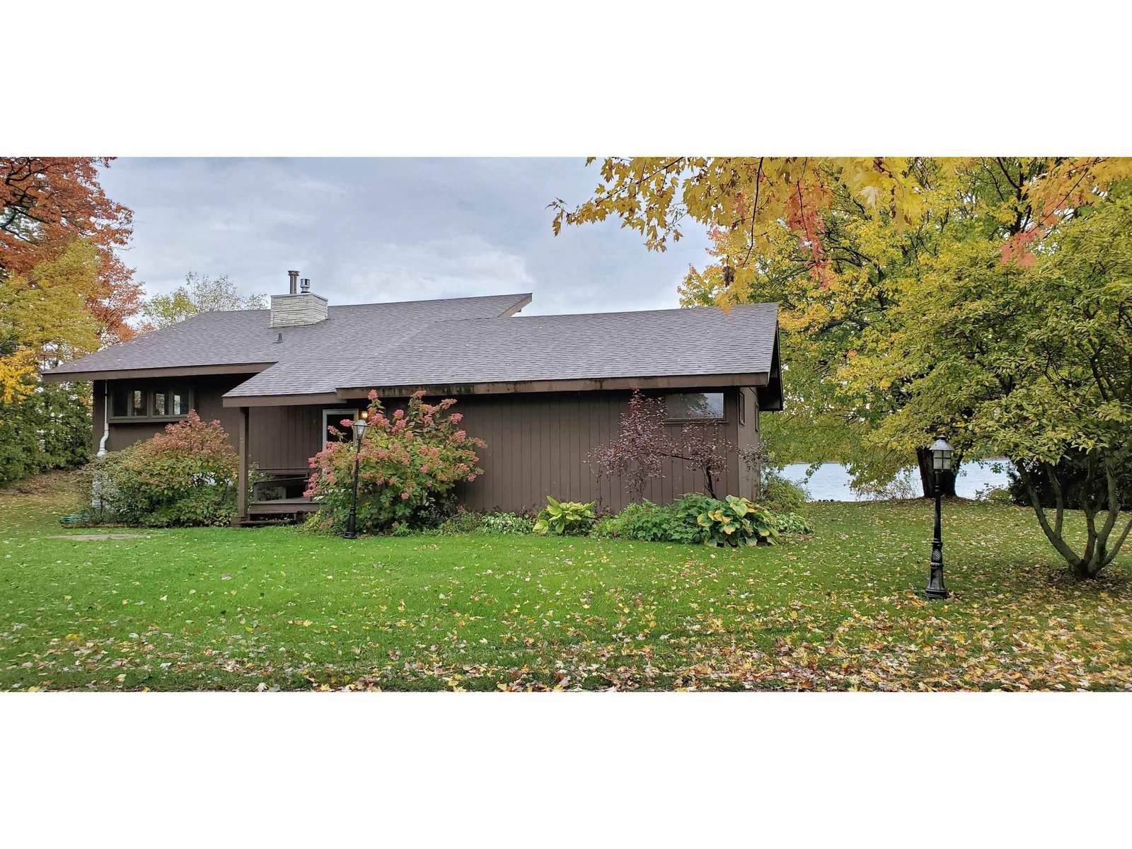 10 Macomber Point