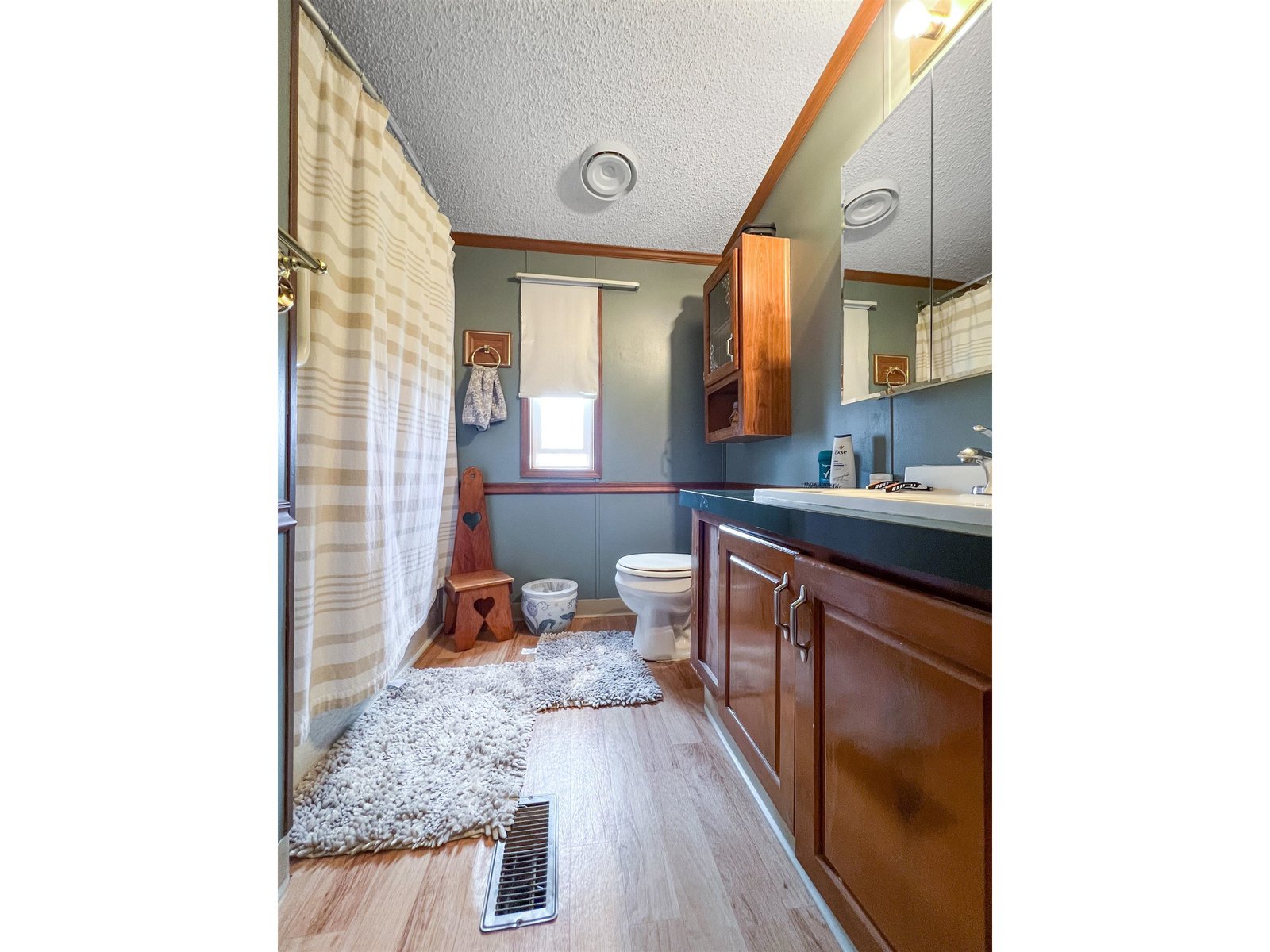 10 Marc Avenue
