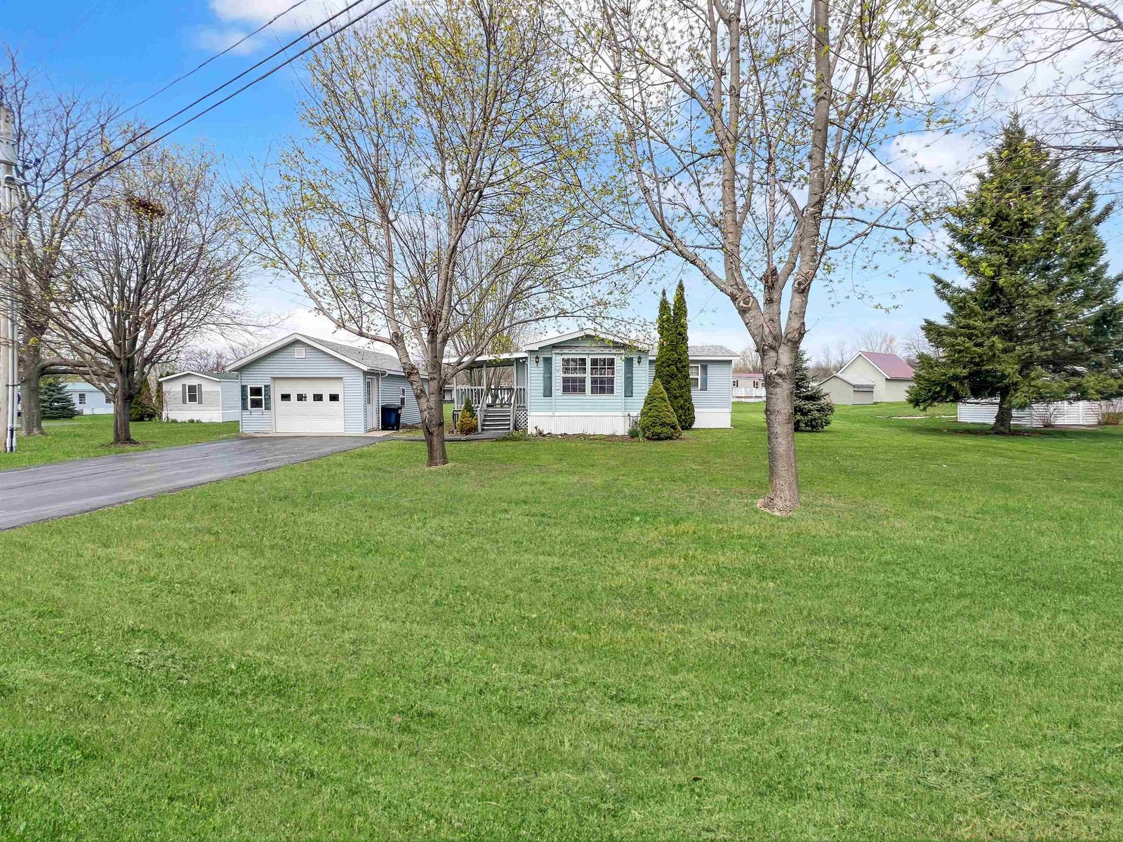 10 Marc Avenue