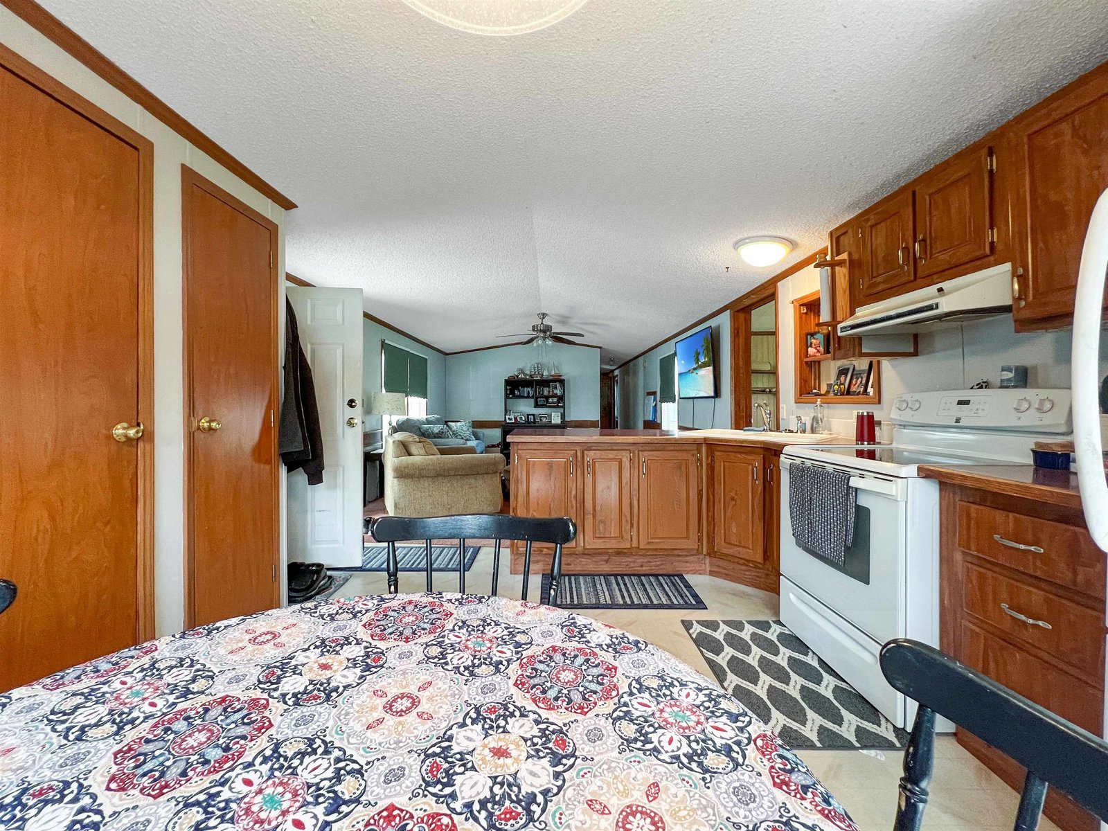 10 Marc Avenue