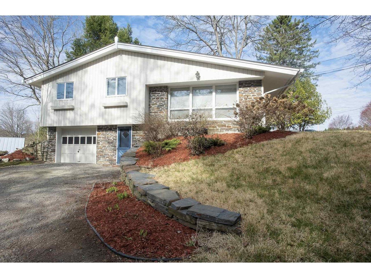 10 Martin Meadow Road