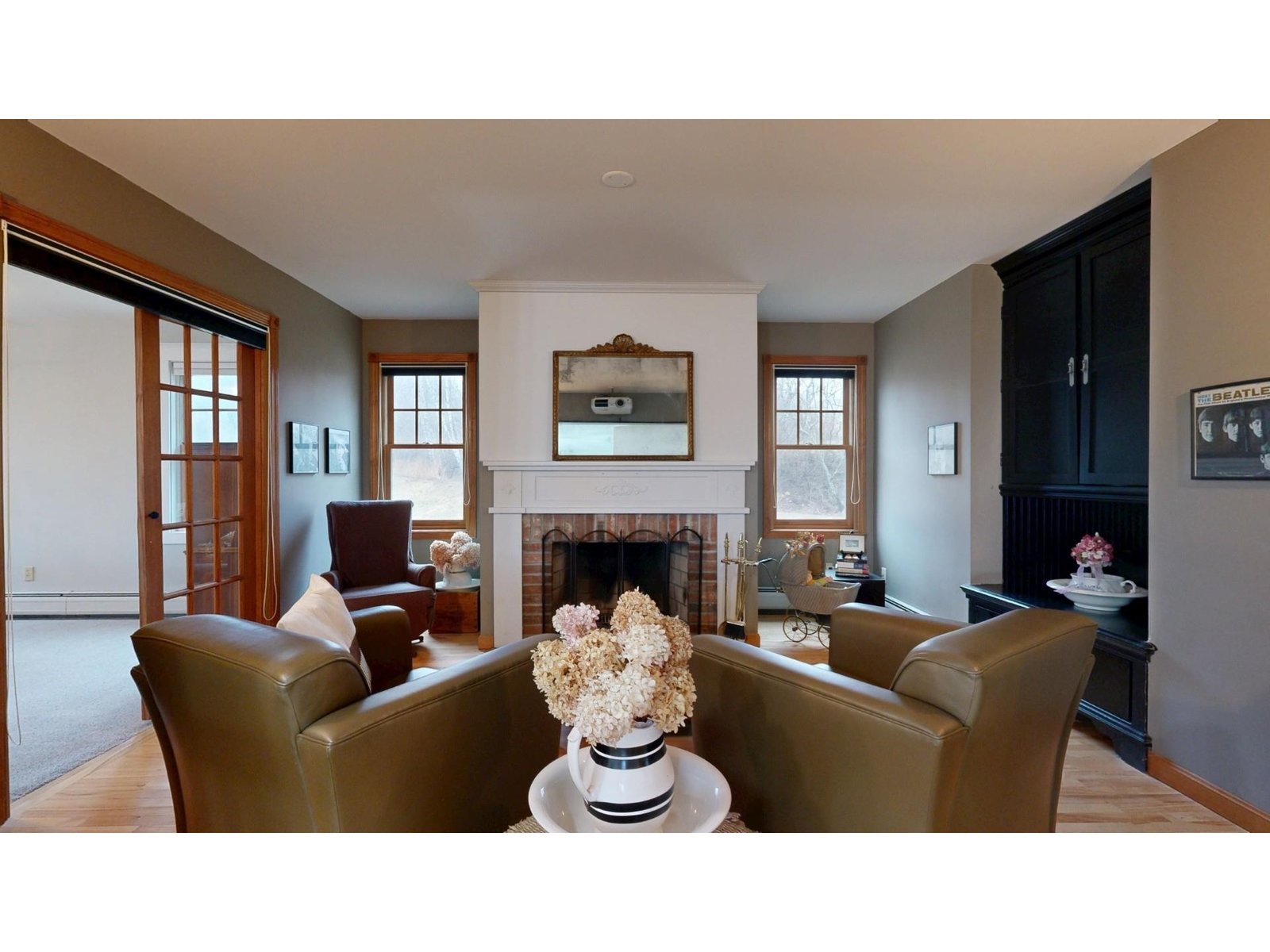 10 Meadow Drive