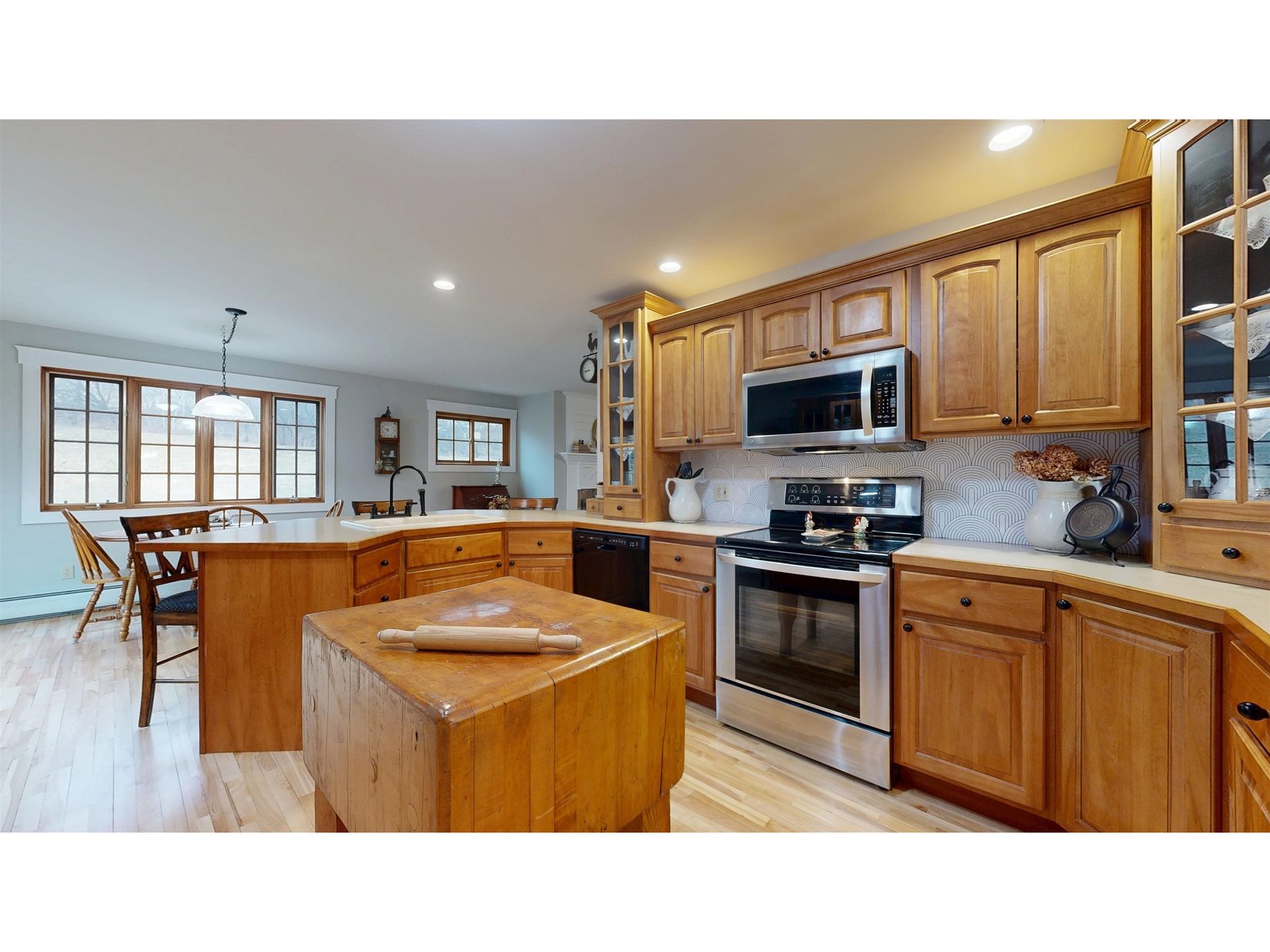 10 Meadow Drive
