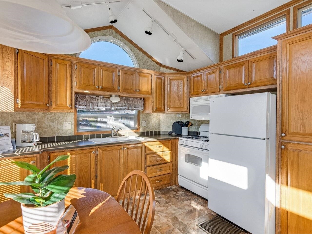 Roomy kitchen!