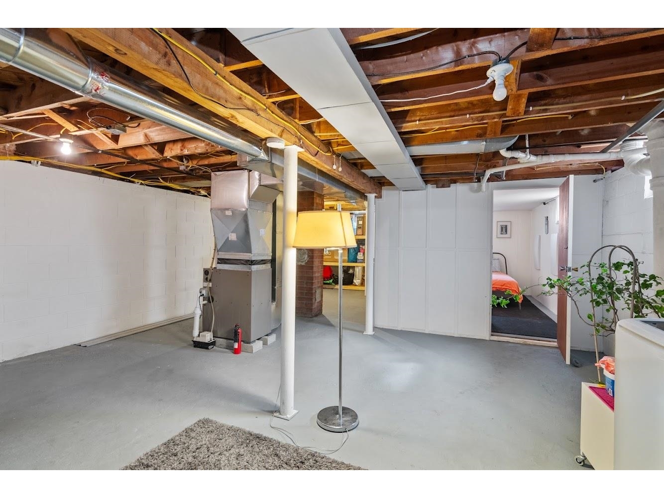 10 Seneca Avenue