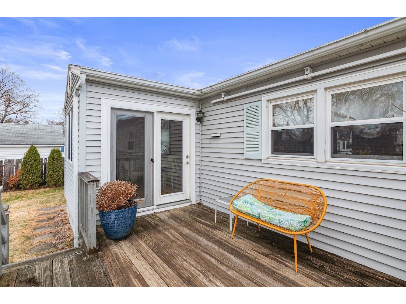 10 Seneca Avenue