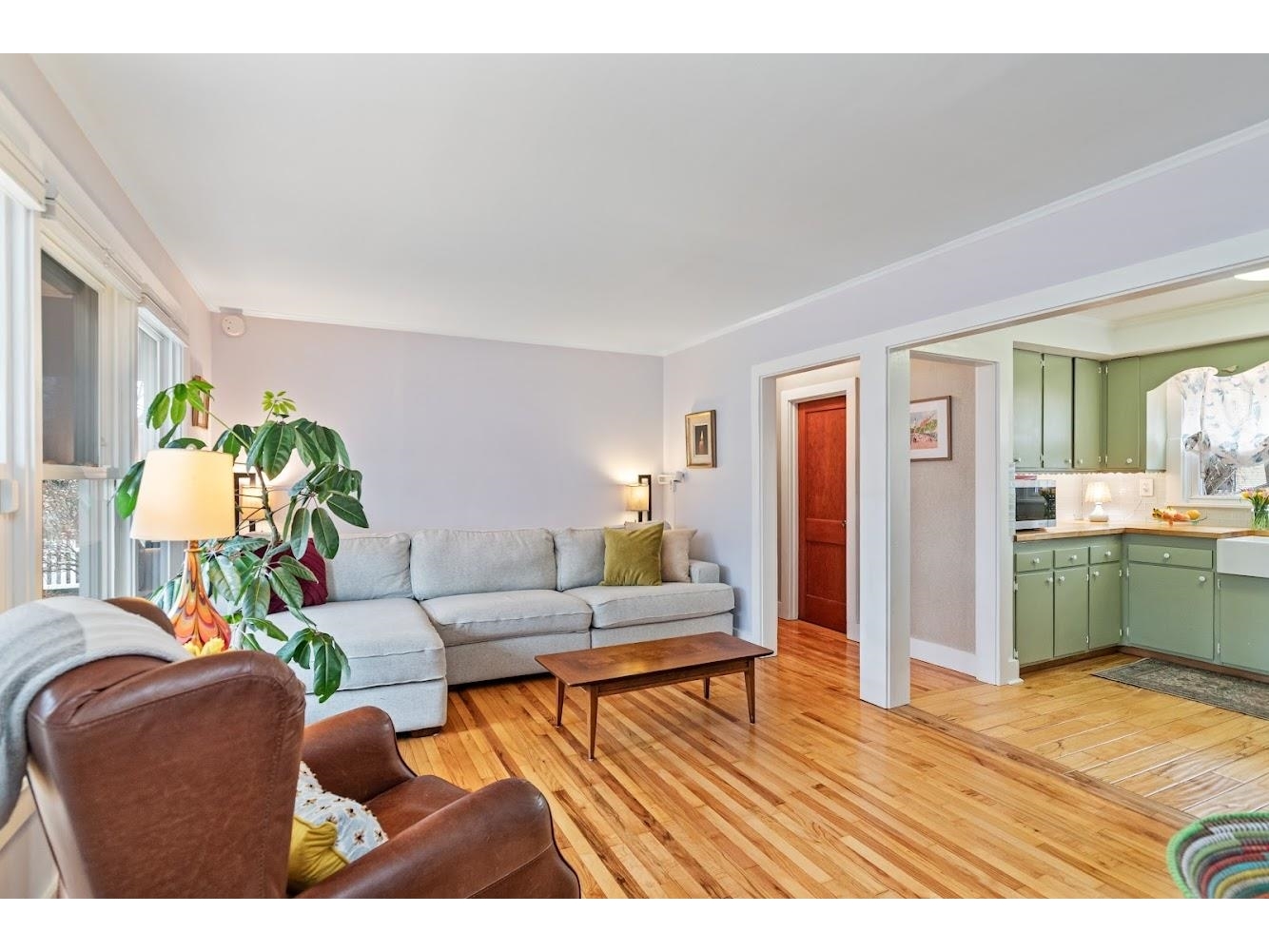 10 Seneca Avenue