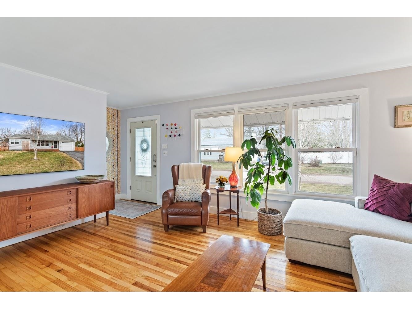 10 Seneca Avenue