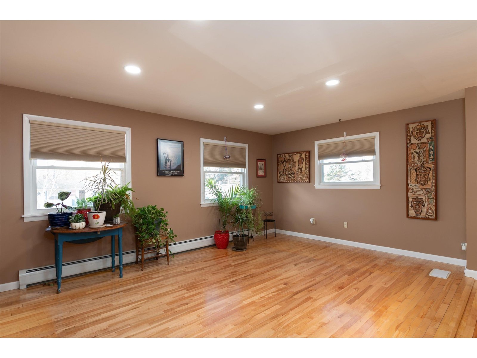10 Spruce Lane