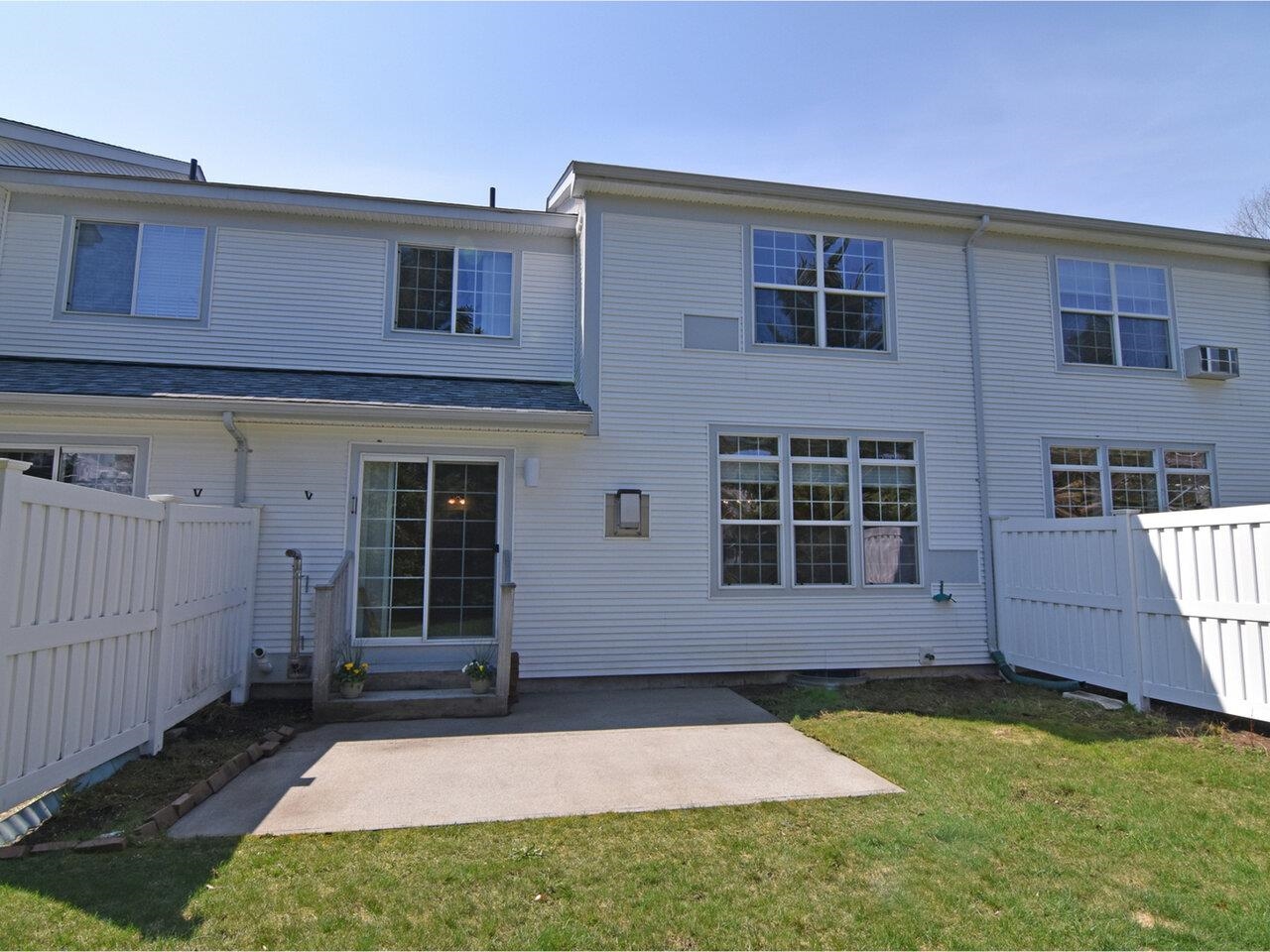 10 Stonington Circle