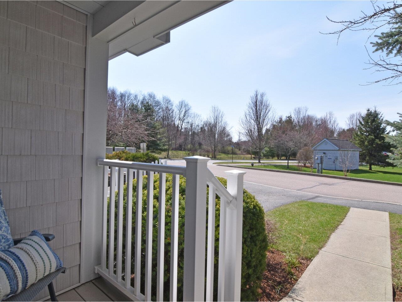 10 Stonington Circle