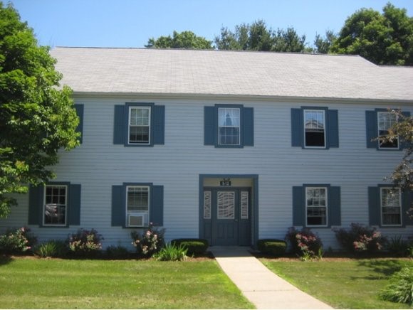 10 Twin Oaks Terrace, Unit 10