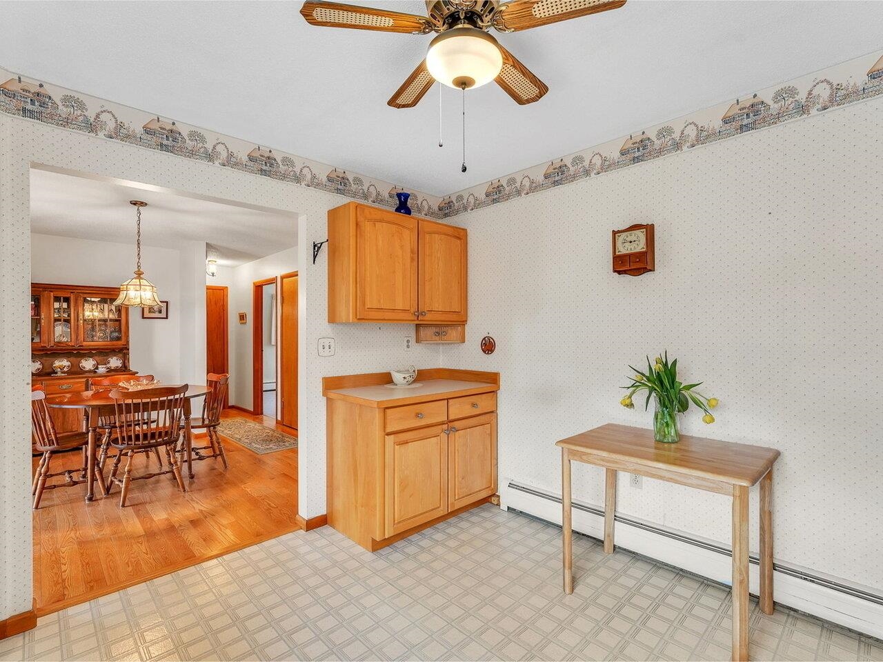 Eat-in Kitchen