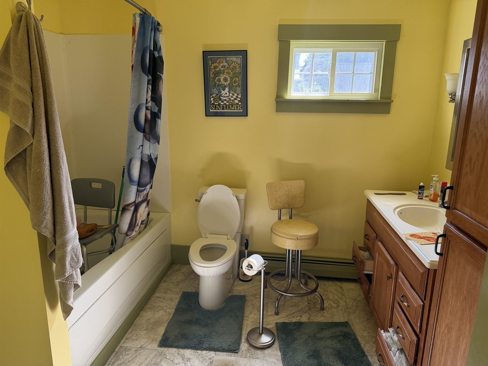 Main Floor Full Bath
