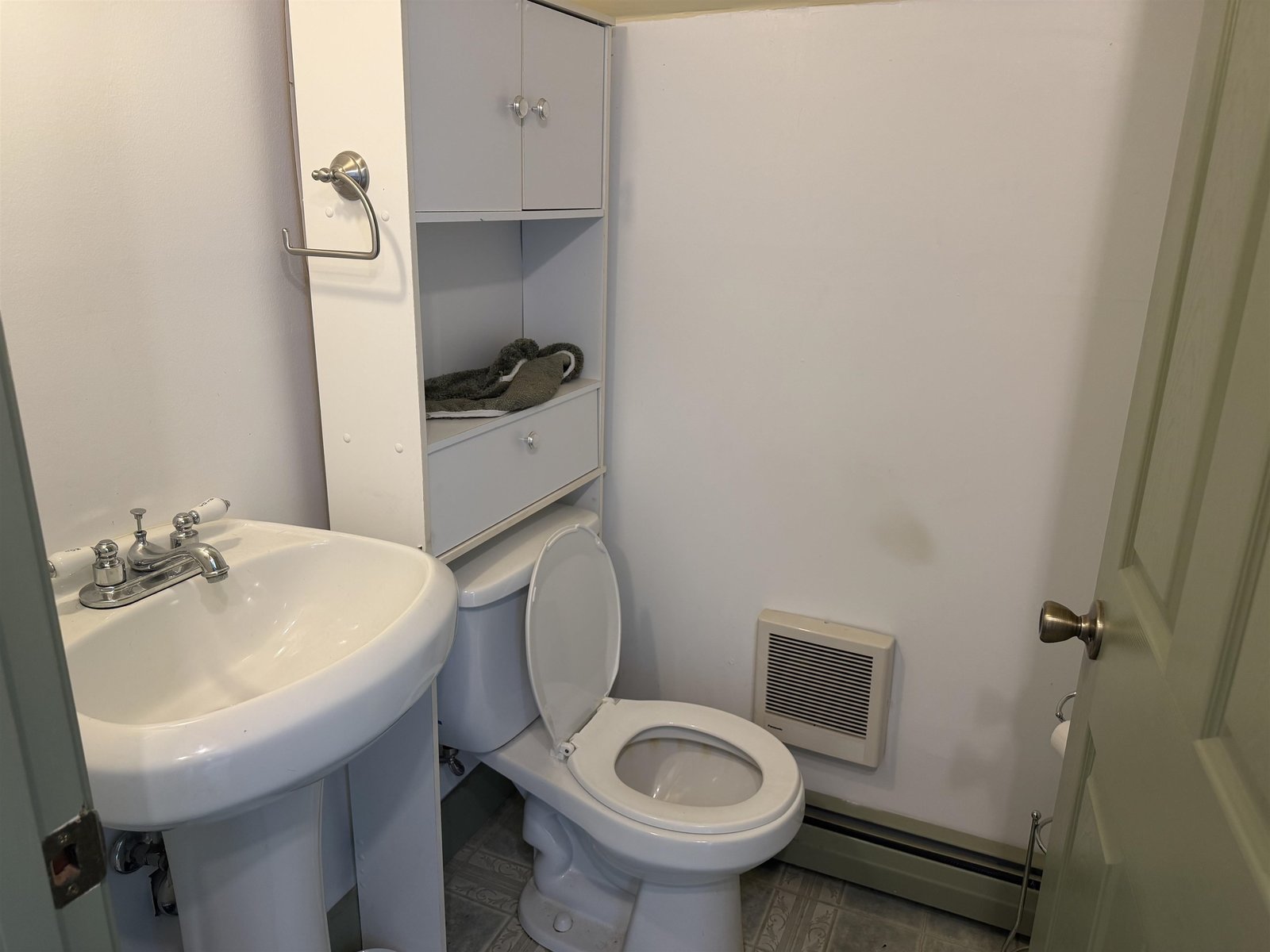 2nd floor bath