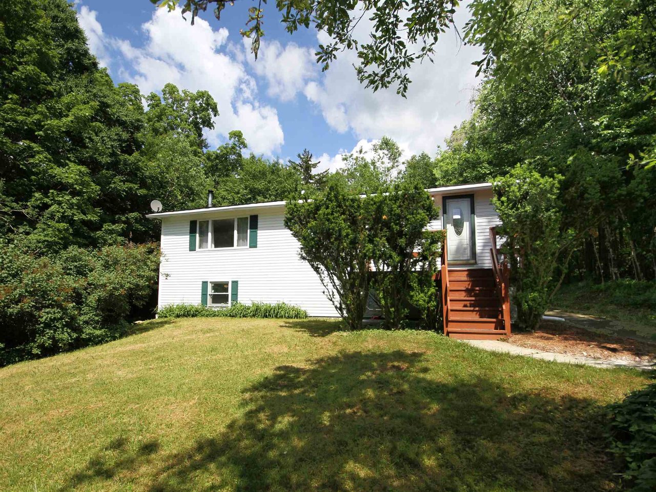 100 Hawthorn Drive, Starksboro 100 Hawthorn Drive, Starksboro
