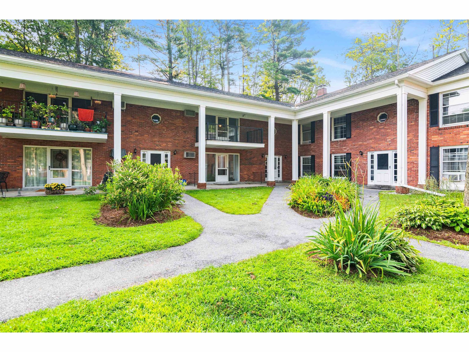 100 Kennedy Drive, Unit 25