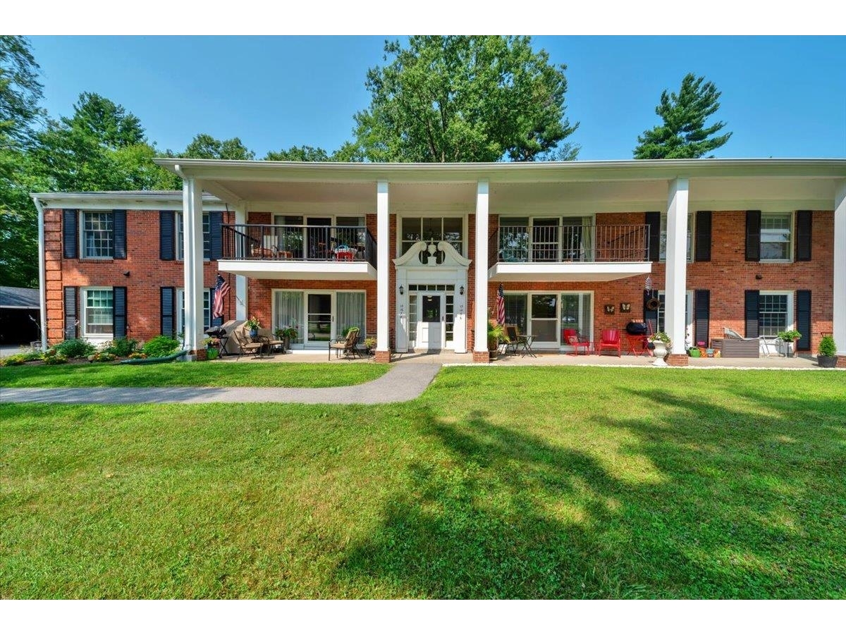 100 Kennedy Drive, Unit 8