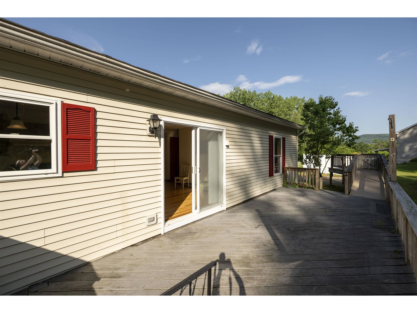 100 Riverside Lane